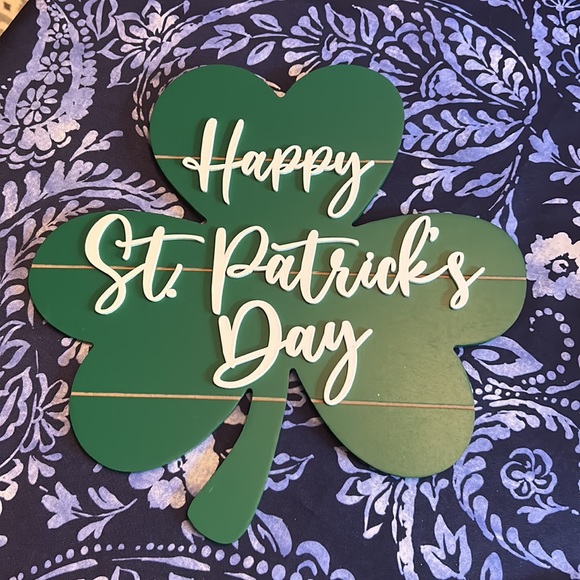 St.Patrick’s Day! ☘️ Bundle! Dish towels, door hangers, tray decor. ☘️💚☘️ - Picture 3 of 4